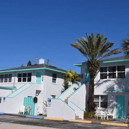 Private One-Bedroom 8 -Directly Across From Beach St. Pete Beach Buitenkant foto